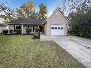 105 Nottingham Ct, Summerville, SC 29485