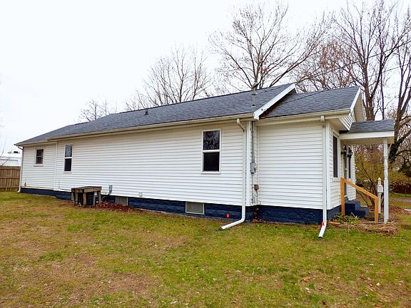 3rd image of 108 Bishop St