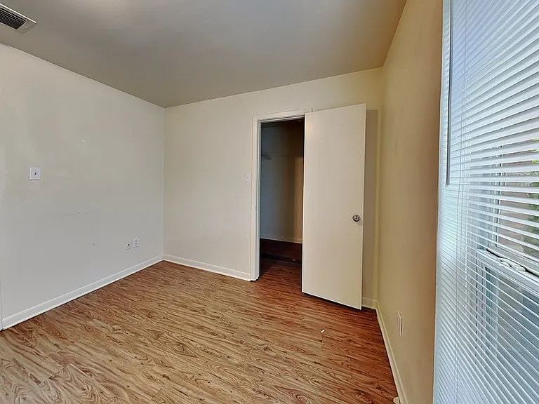 2955 Loving Ave — Photo 8