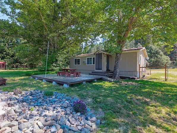 16715 Ford Rd, Rogue River, OR 97537