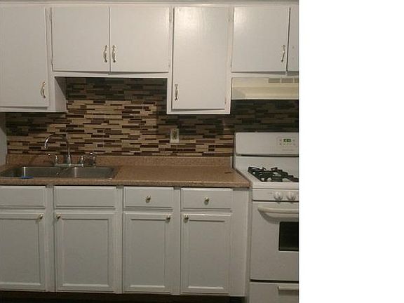 5th image of 6721 S Maplewood Ave #1