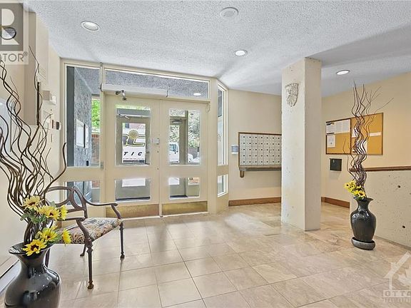 4th image of 1177 Belanger Ave