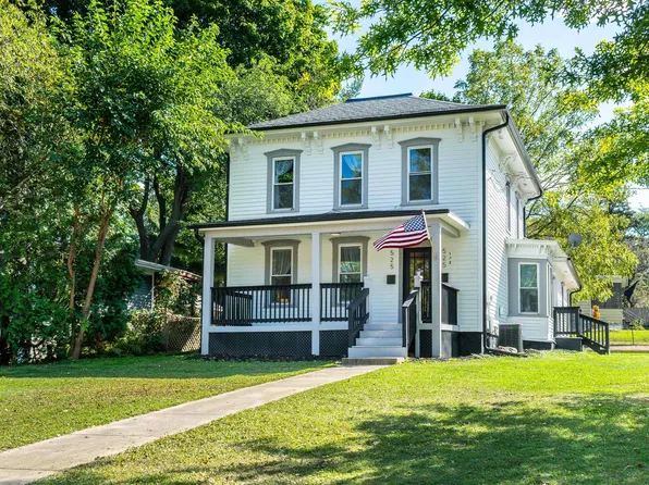 525 W South St, Stoughton, WI 53589