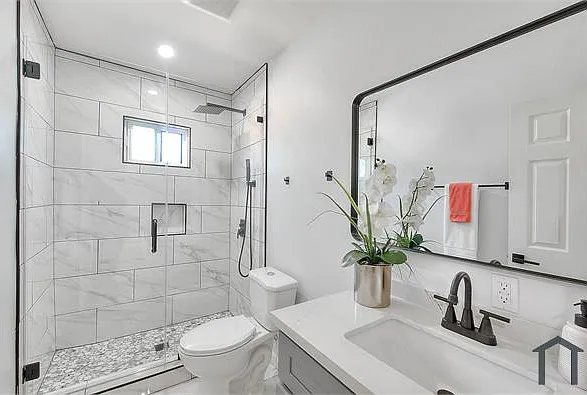 1 bed, $2,289 — Photo 4