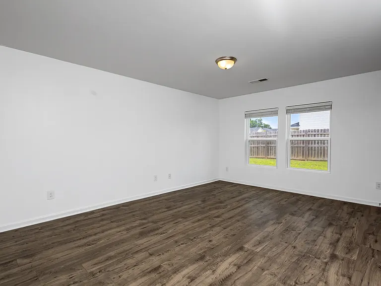 761 Riverside Dr NW — Photo 9