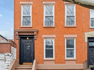 9 1st St, Brooklyn, NY 11231