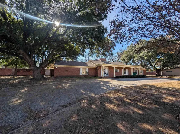 722 Sunset Dr, Burkburnett, TX 76354