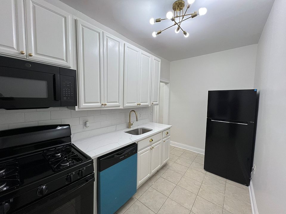 1st image of 34 Clifton Pl #4E