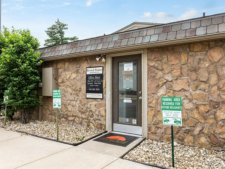 Leasing Office Entrance