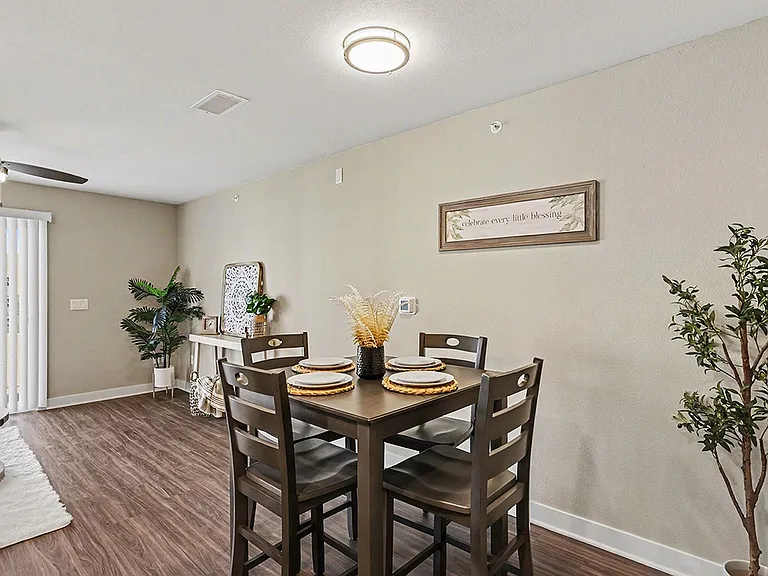 The Grove Apartment Homes — Photo 7