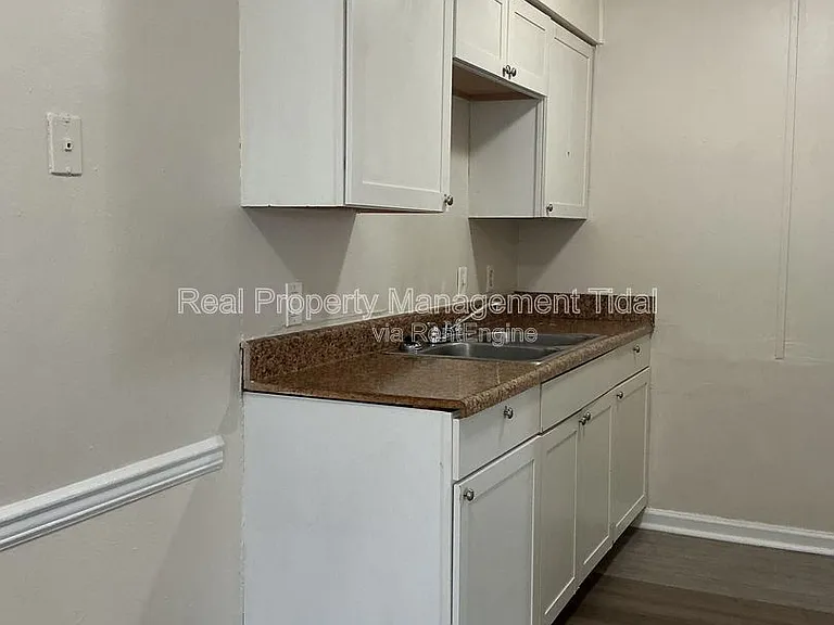 6255 Alexander St #16 — Photo 10