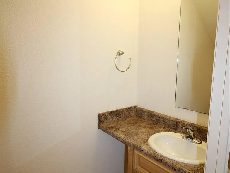 6250 Hamilton Bridge Rd #A — Photo 4