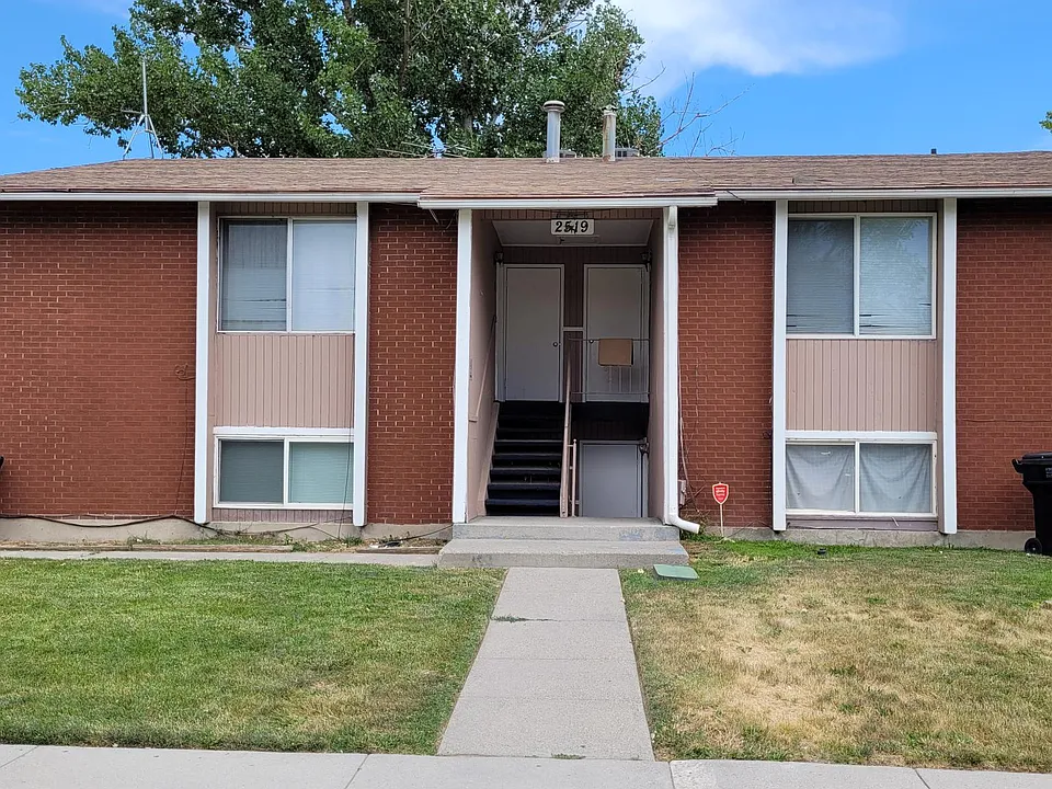 2519 S Parkcrest Dr #1