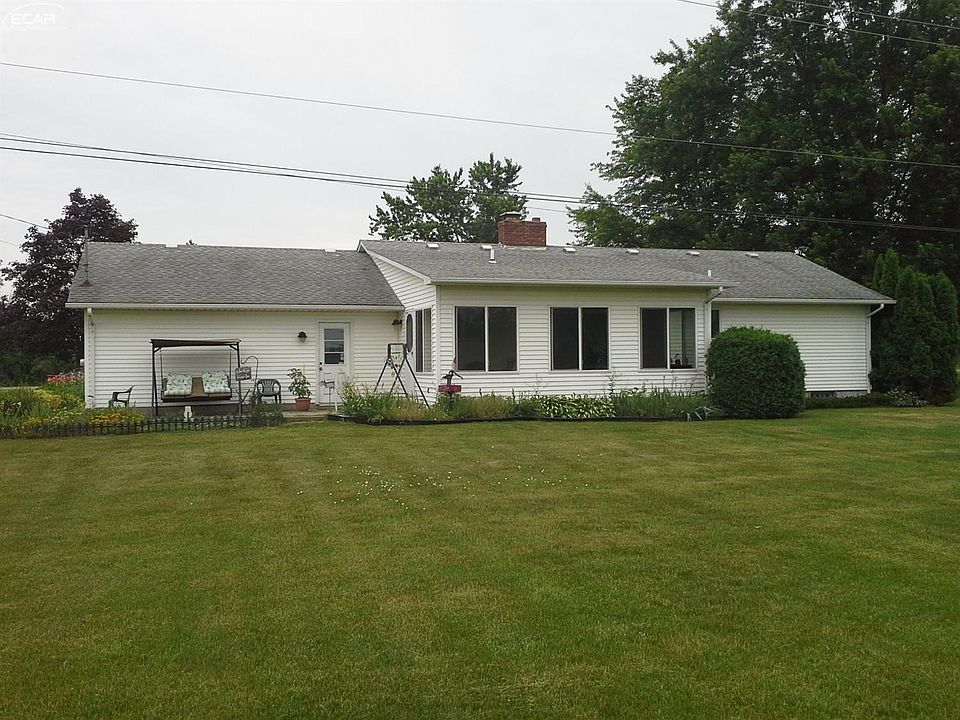 2nd image of 6122 Hill Rd