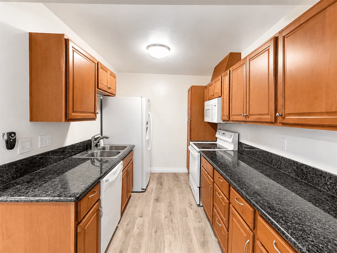 2 bed, 1.5 bath, 1140 sqft, $2,795 — Photo 2