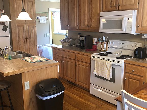 Kitchen, view 1