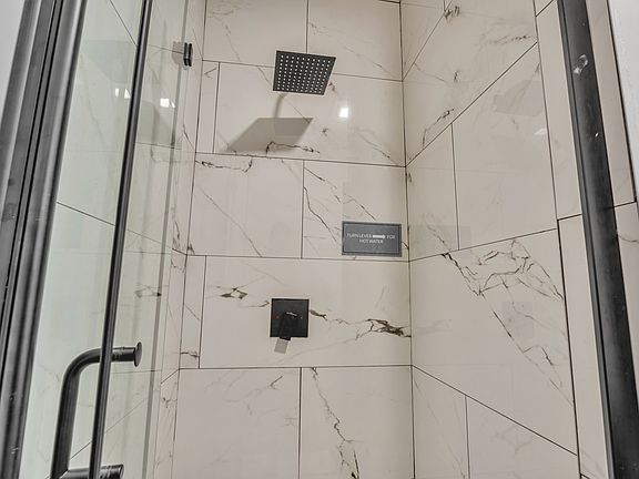 3rd image of 423 S Grand Ave #7