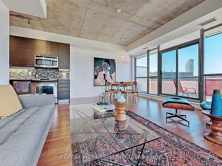 90 Trinity St #610 — Photo 5