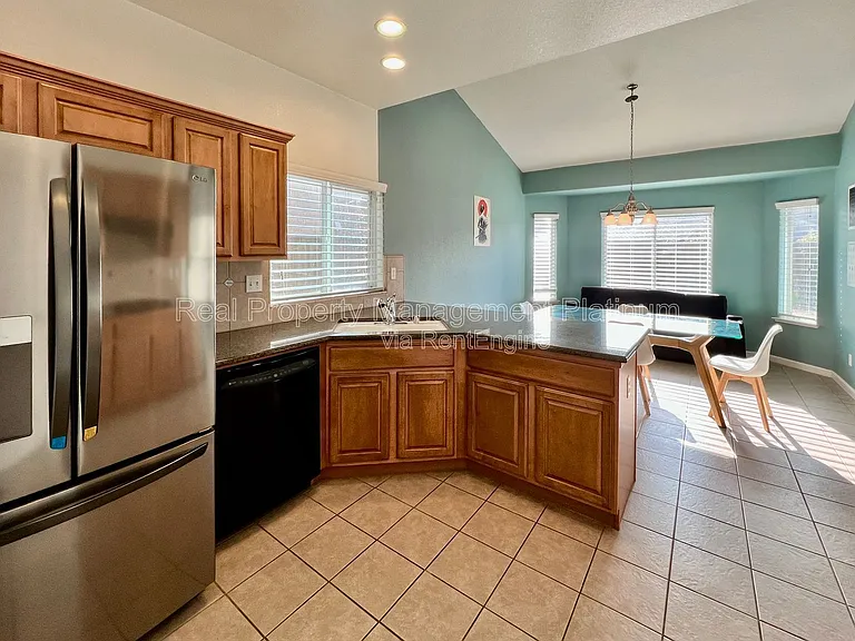 6859 E Cortland Ave — Photo 18