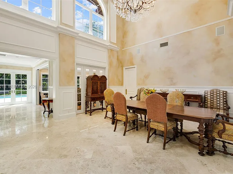 6905 SW 75th Ave — Photo 12