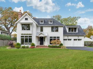 942 Club Cir, Glenview, IL