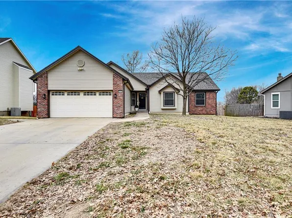 5312 Aminda St, Shawnee, KS 66226