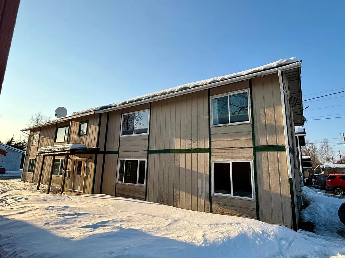 Unit Photo - 423 N Lane St #2