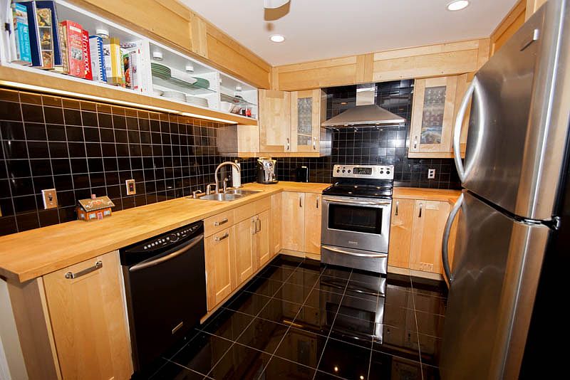 1st image of 4401 Parklawn Ave APT 301
