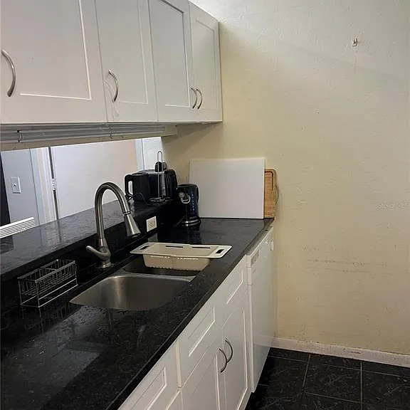 3800 SW 20th Ave #204 — Photo 10