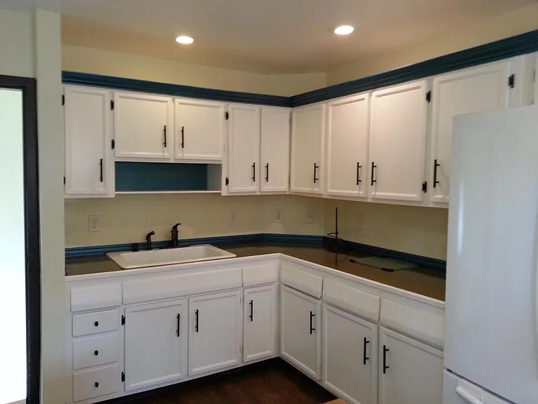 1325 Troy St — Photo 3