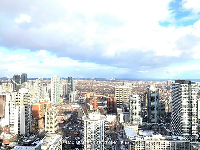 501 Yonge St #4009 — Photo 13