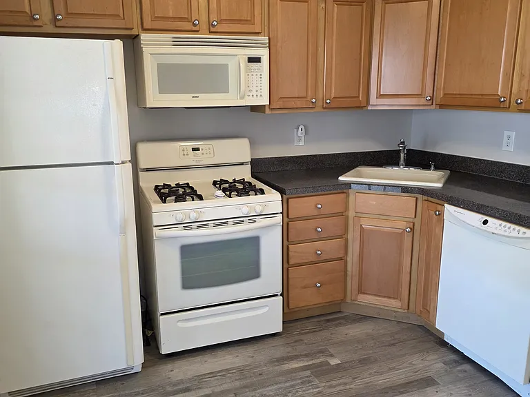 6 Linden Ave — Photo 9