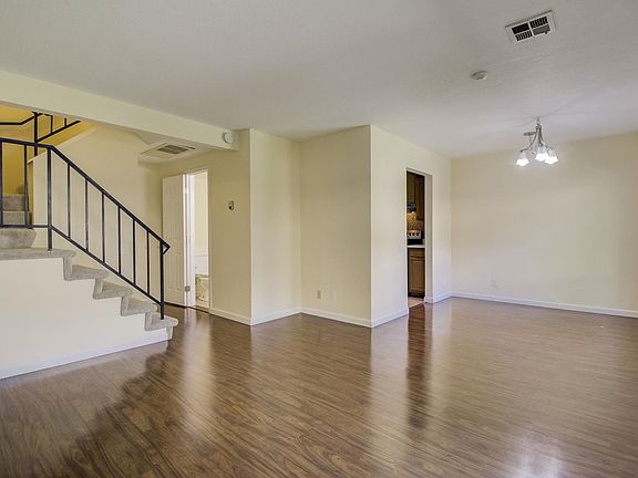 4th image of 5024 Bridgepointe Pl #B