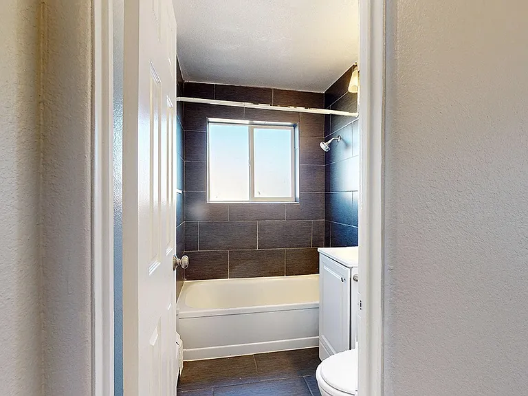 The Silverleaf Apartments — Photo 6