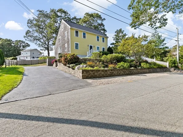 29 Carver Rd, Bourne, MA 02532