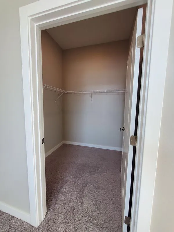 1 bed, 1.0 bath, 900 sqft, $1,025 — Photo 3
