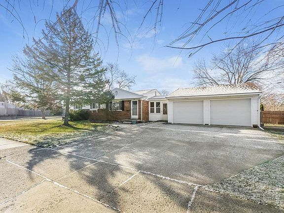 2nd image of 76 Nichols Dr
