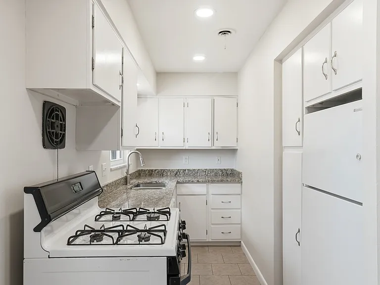 1551 King Ave #D — Photo 12