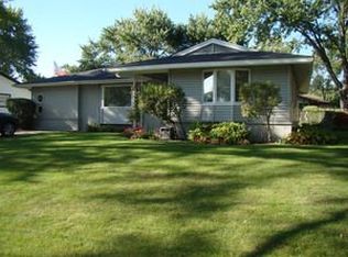 689 Cedar Ln, Elk Grove Village, IL 60007