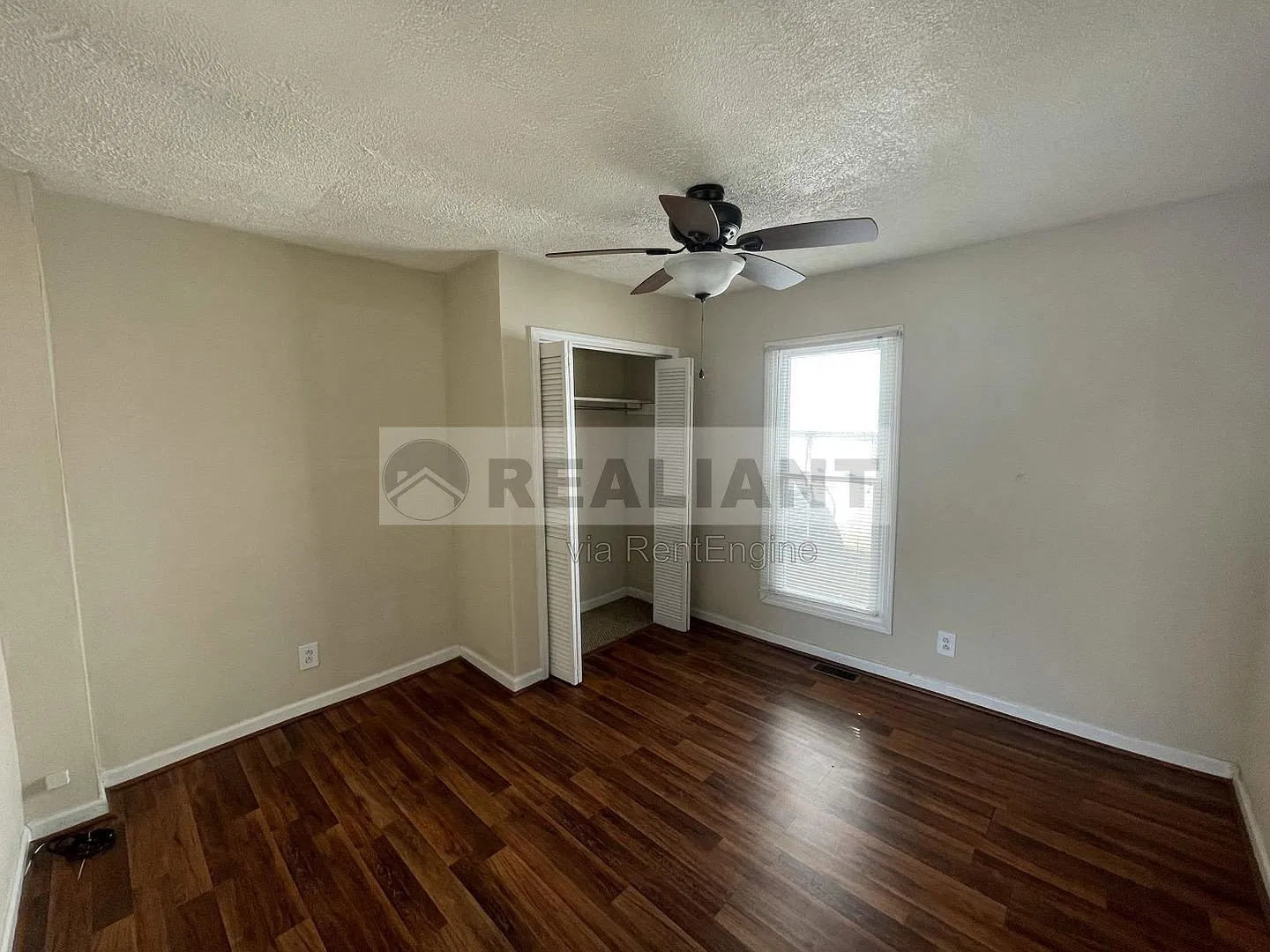 2 bed, 1.0 bath, 982 sqft, $1,150 — Photo 4