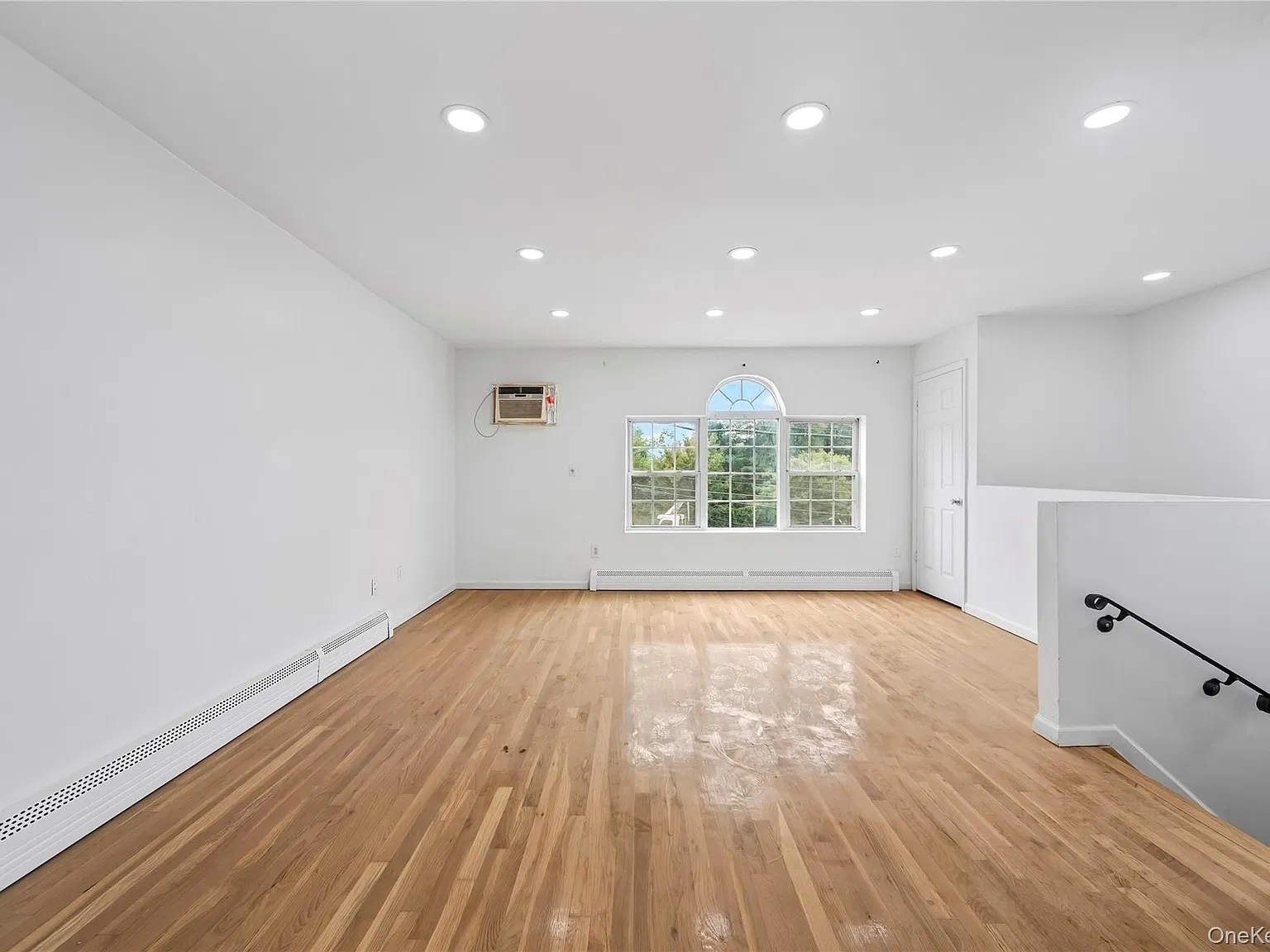 3 bed, 2.0 bath, $3,750 — Photo 2