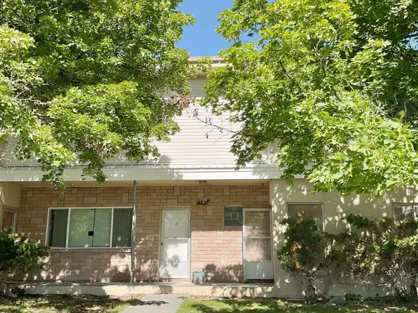 781 Oxford Dr