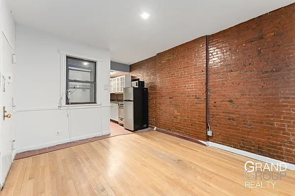 Rented by Grand Group Realty | media 14