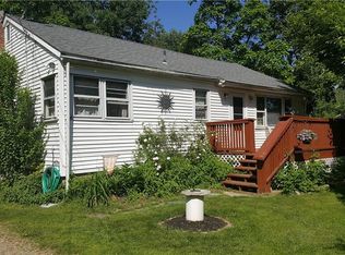 15 Blais Rd, Uncasville, CT 06382