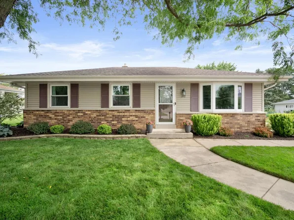 140 East Lisa DRIVE, Oak Creek, WI 53154
