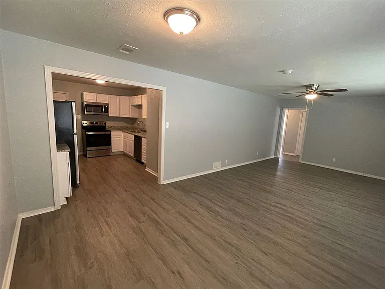 5736 Aton Ave — Photo 5