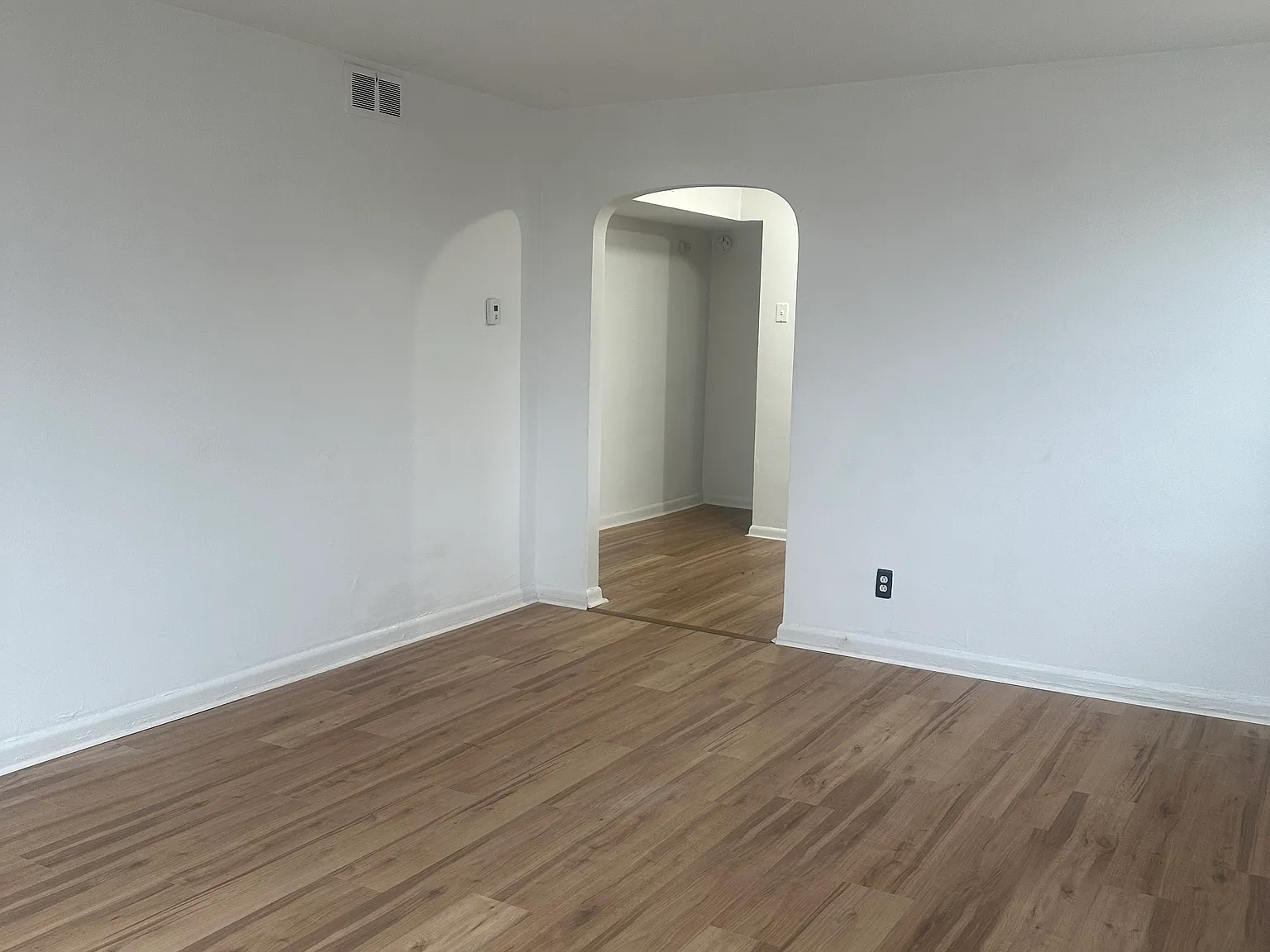 2 bed, $1,400 — Photo 2