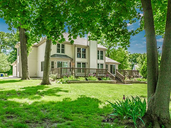 3rd image of 425 Windham Trl