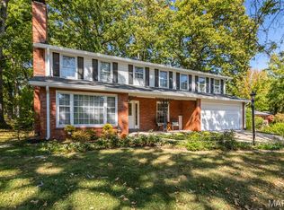 8853 Raleigh Dr, Saint Louis, MO 63123