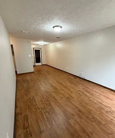 1772 Shirley Ct — Photo 2
